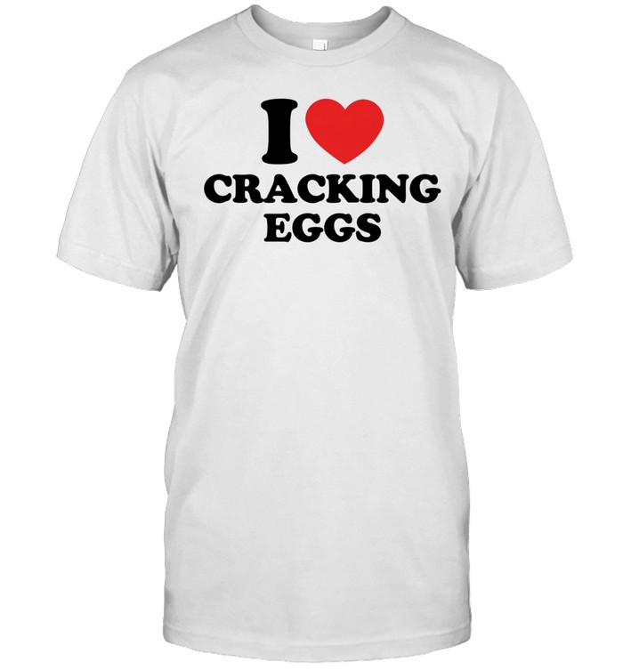 I love cracking eggs Unisex T-Shirt